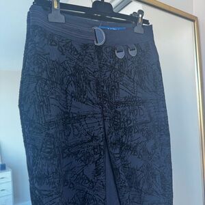 DONATING SOON— Omdd save the queen pants